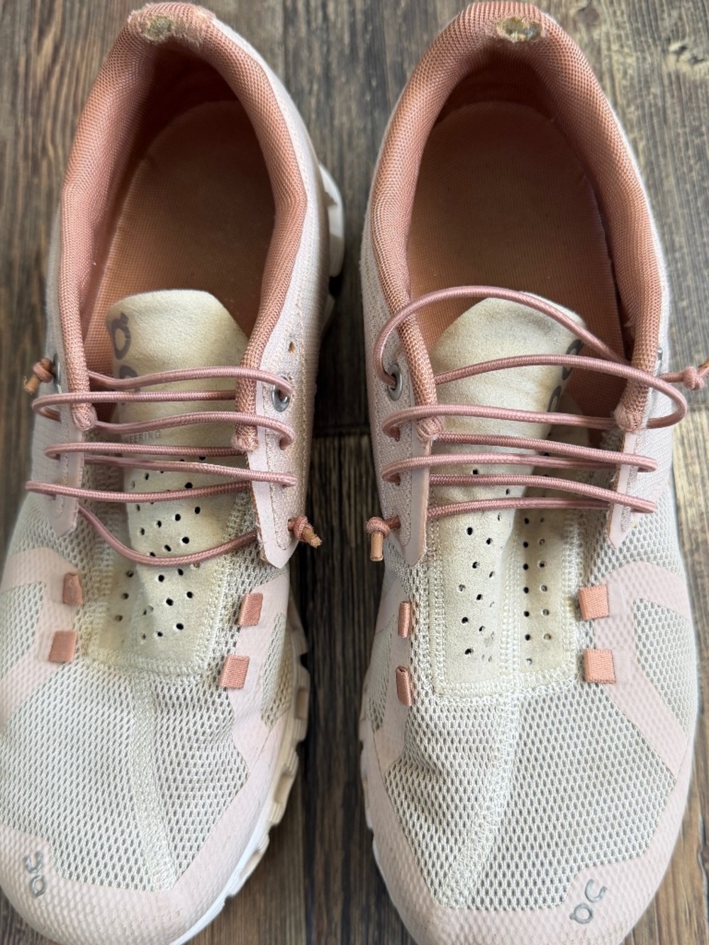 On Cloud 5 Running Shoes Blush Rose Cream Women’s Size 8.5